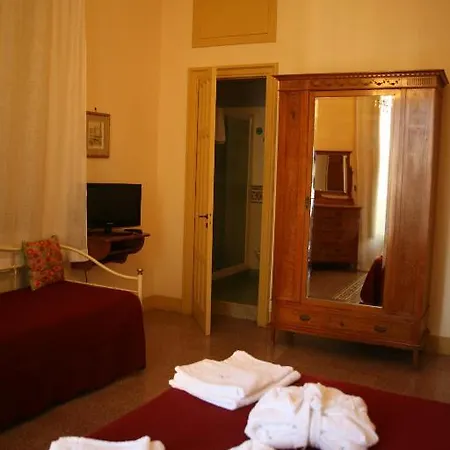 Frühstückspension La Casa Di Zoe - Locazioni Turistiche 3*