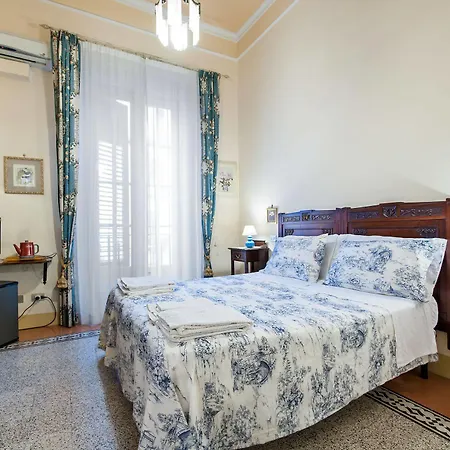 Frühstückspension La Casa Di Zoe - Locazioni Turistiche 3*